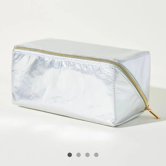 Crinkle metallic cosmetic bag - Picture 1 of 10